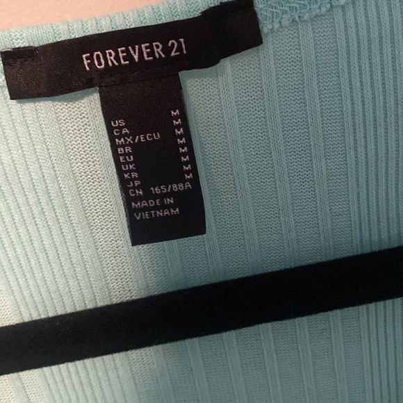 FOREVER 21 crop top - Picture 2 of 4